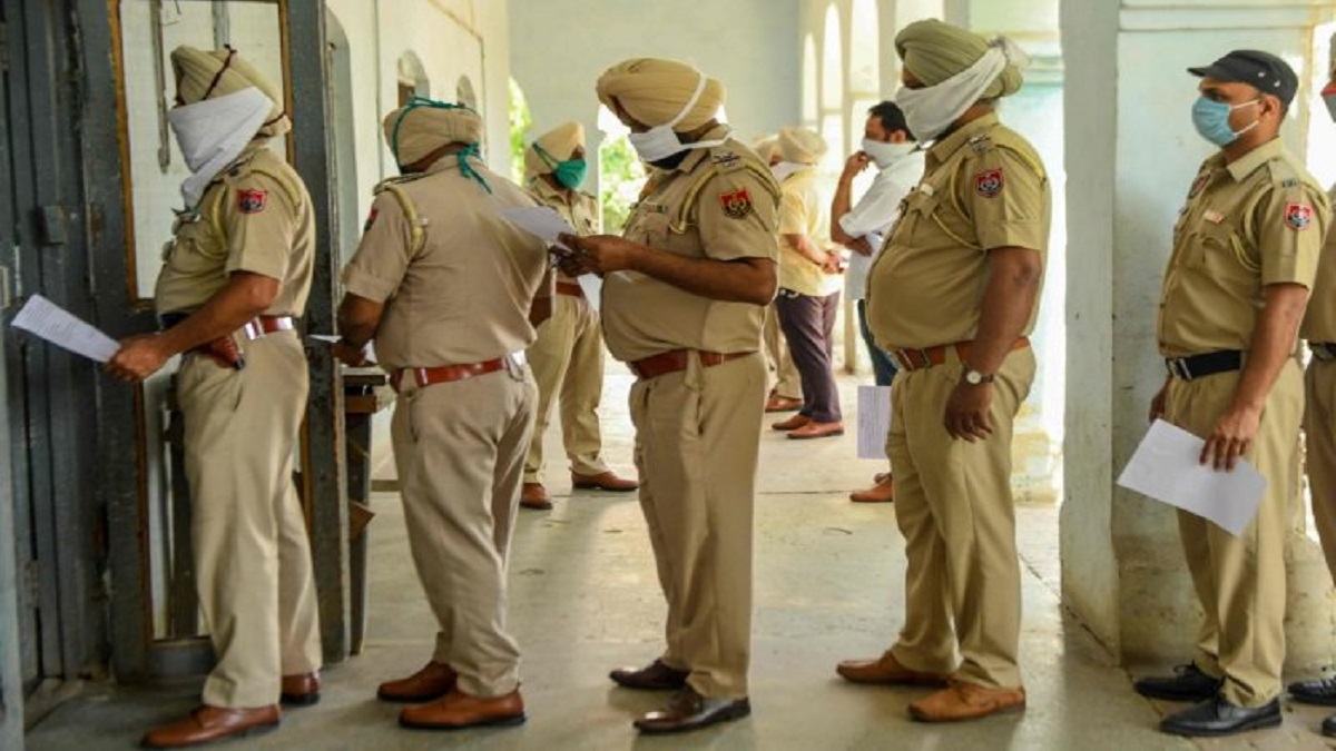 Punjab's PCS officers go on mass leave against 'illegal' arrest of colleague