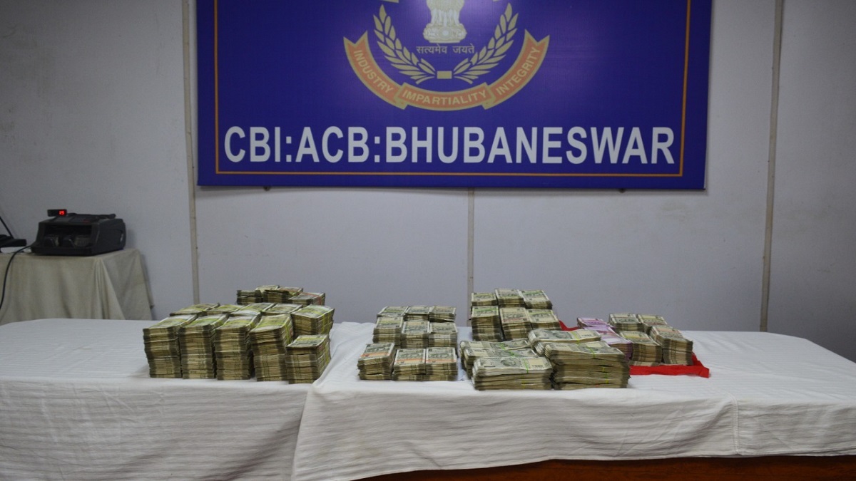 Top Railway official raided by CBI; Rs 1.57 cr cash recovered