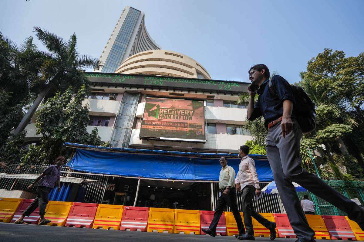 HDFC Twins and Reliance Industries Drive Sensex to Record High of 63,588 in Early Trade