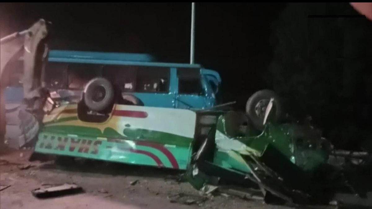 MP: 14 dead, 39 injured after speeding truck hits 3 buses in Sidhi district; CM Chouhan