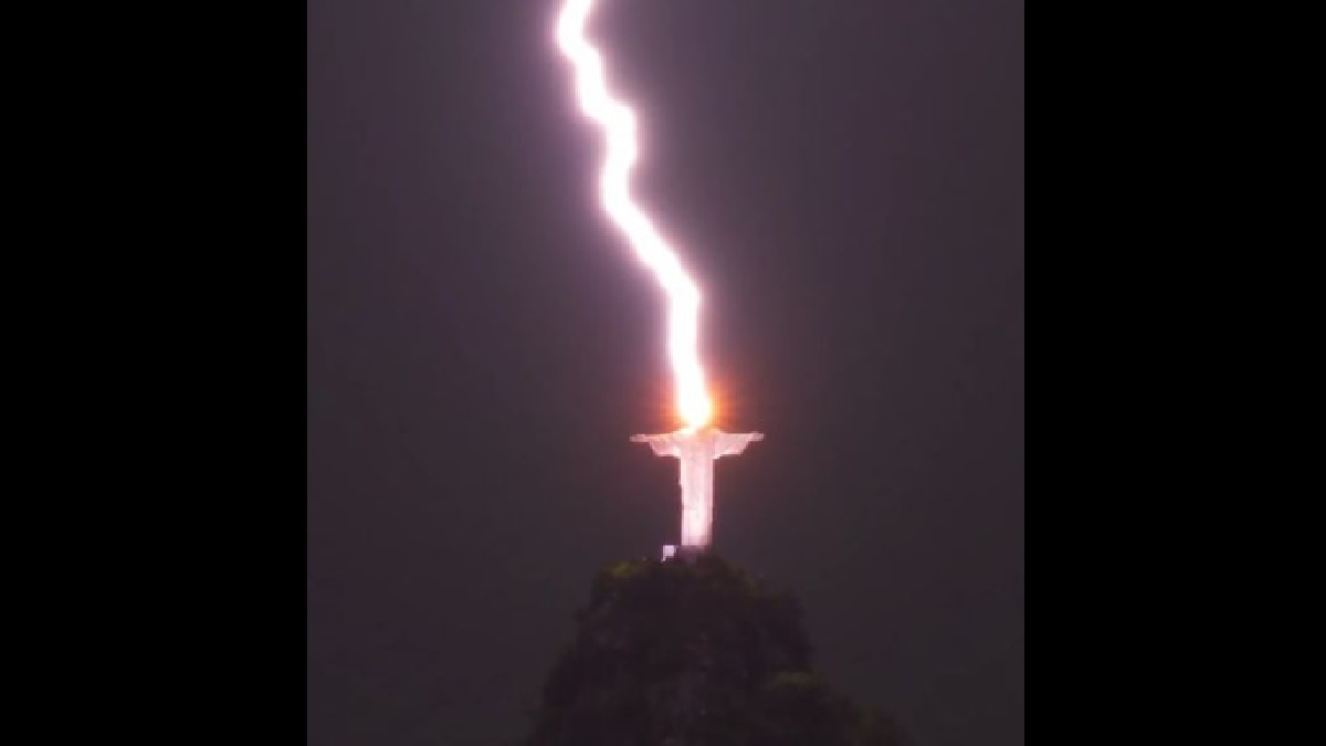 'Like a divine sight' Brazil's 100foottall Christ the Redeemer