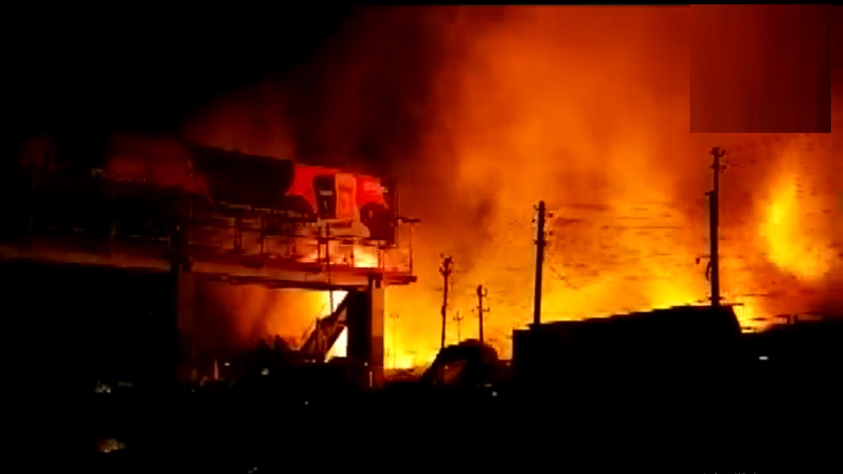 Assam: Massive fire breaks out at Jorhat market, over 150 shops gutted | VIDEO