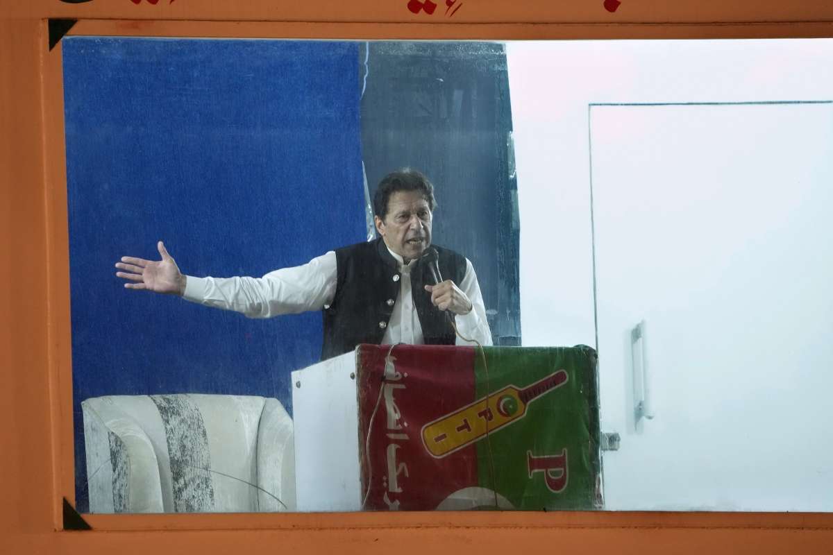 Imran Khan memperkenalkan peta jalan 10 poin untuk menghidupkan kembali Pakistan yang kekurangan uang
