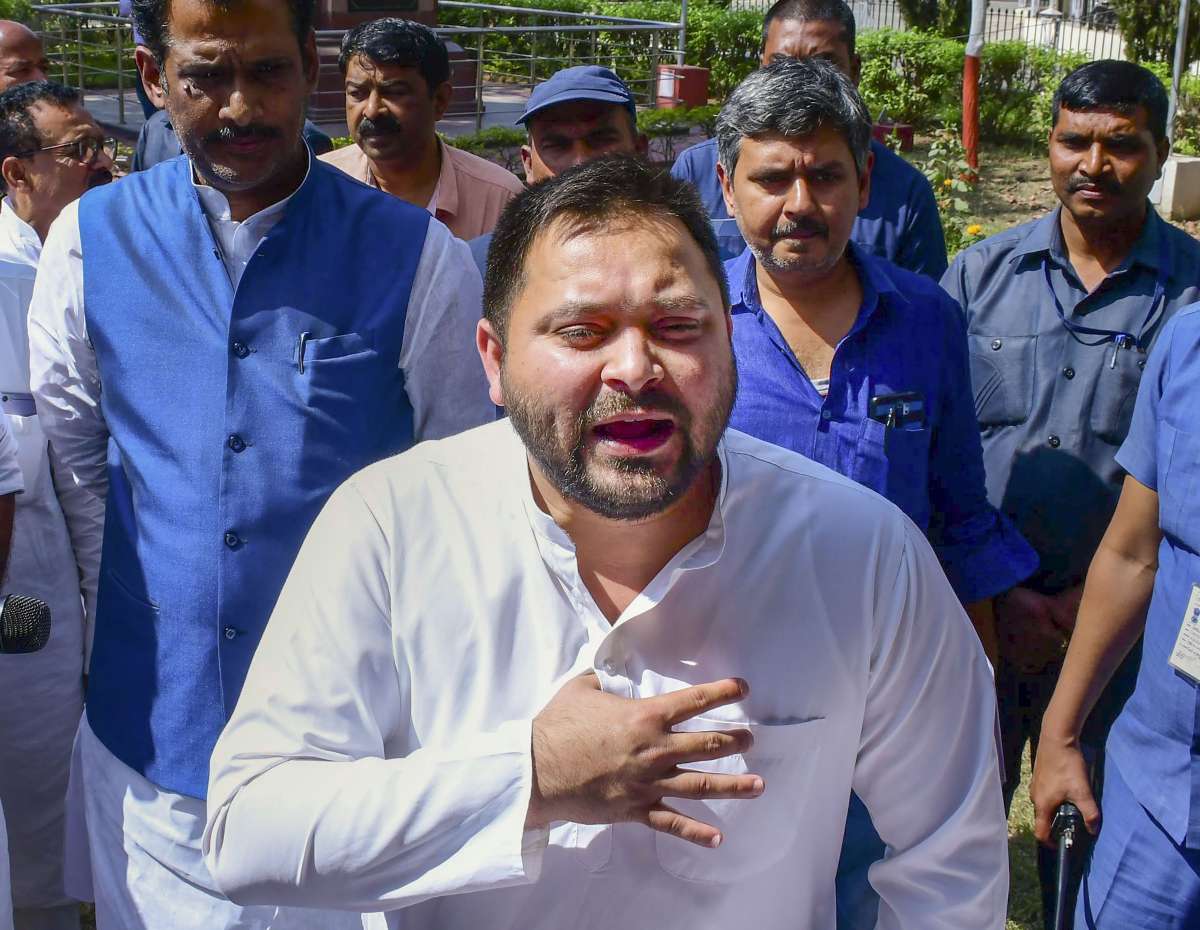 Land For Jobs Scam Tejashwi Yadav Summoned By Cbi Ed Seizes Grams Of Gold Foreign