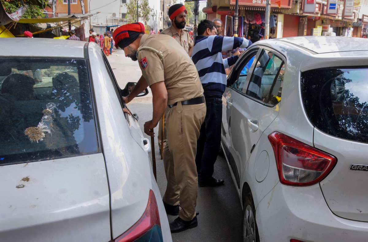 Punjab Police Issues Lookout Notice For 'fugitive' Amritpal Singh; All ...