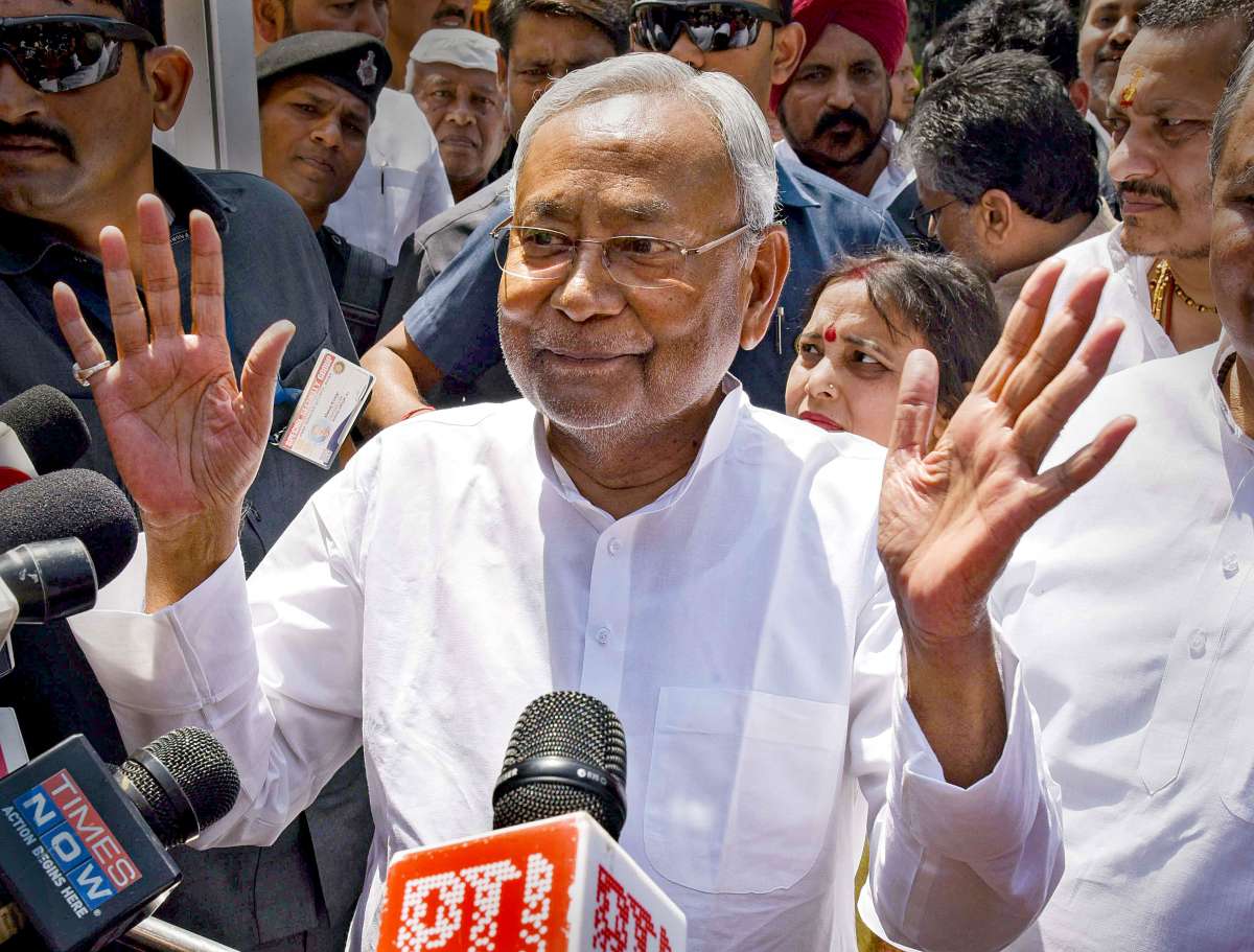 Nitish refuses to join issue with Sharad Pawar on JPC probe into allegations against Adani