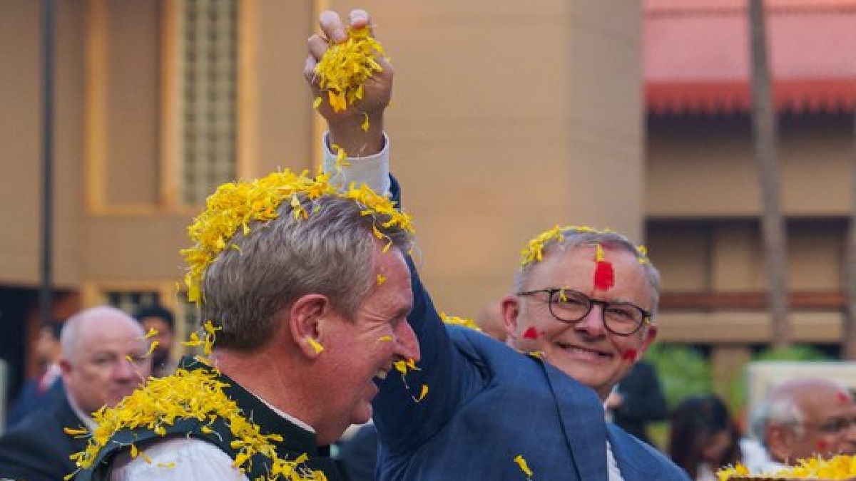 Australian PM Anthony Albanese in Ahmedabad: Visits Sabarmati Ashram, celebrates Holi | WATCH