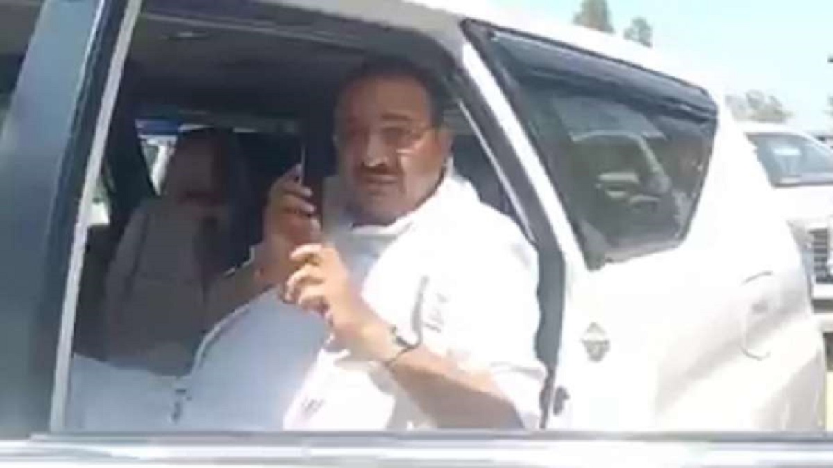 UP Minister's film 'Nayak'-style action on camera, gives suspension order of erring official