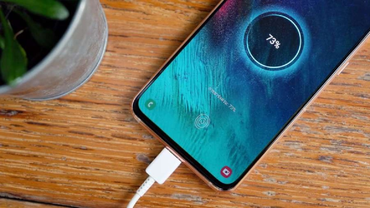 5 smartphones which can fully charge the device within 25-minutes