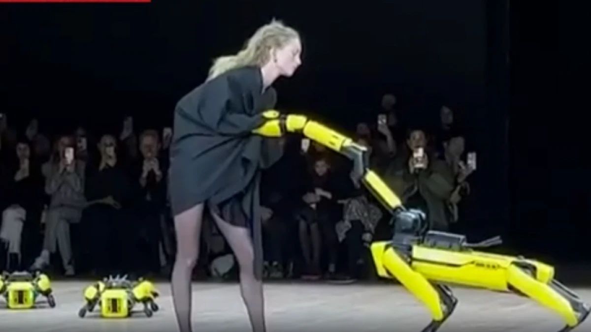 Robot dogs on runway! Machines outshine models at Paris Fashion Week ...
