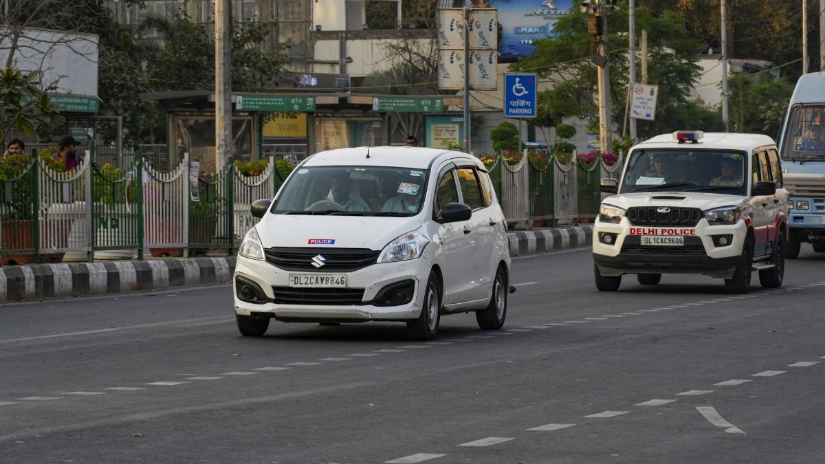 Manish Sisodia taken to Tihar jail, to be lodged in Jail no. 1 | WATCH