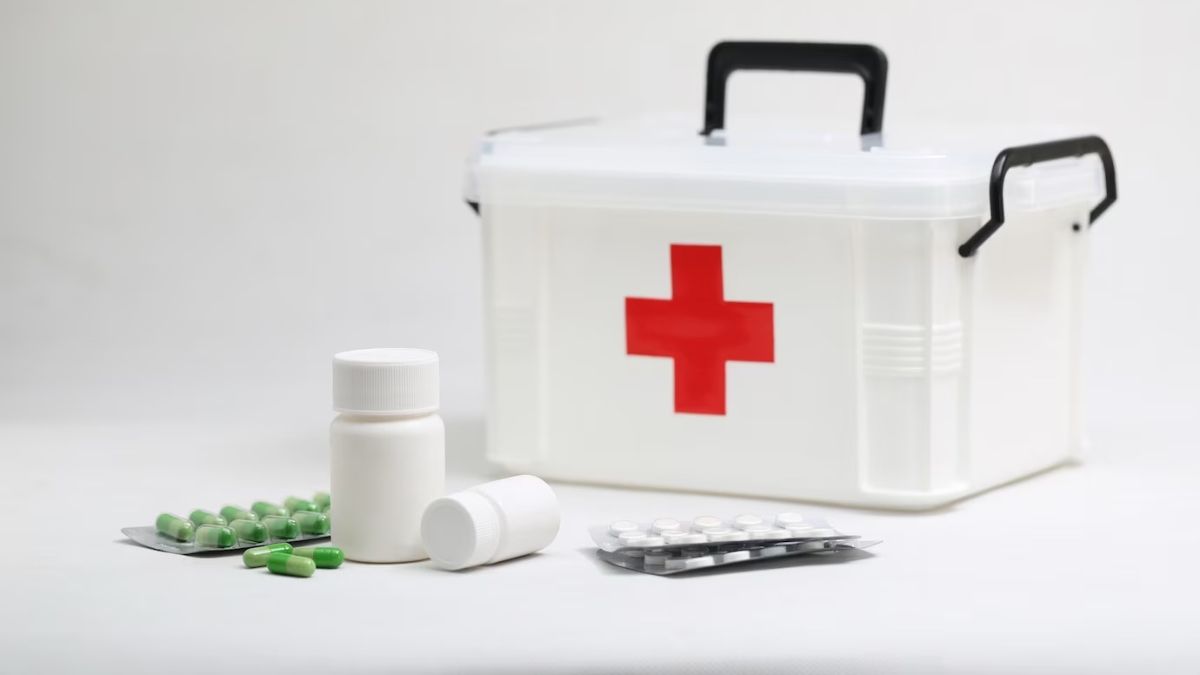 what-are-the-things-essential-to-be-in-the-first-aid-box-india-tv