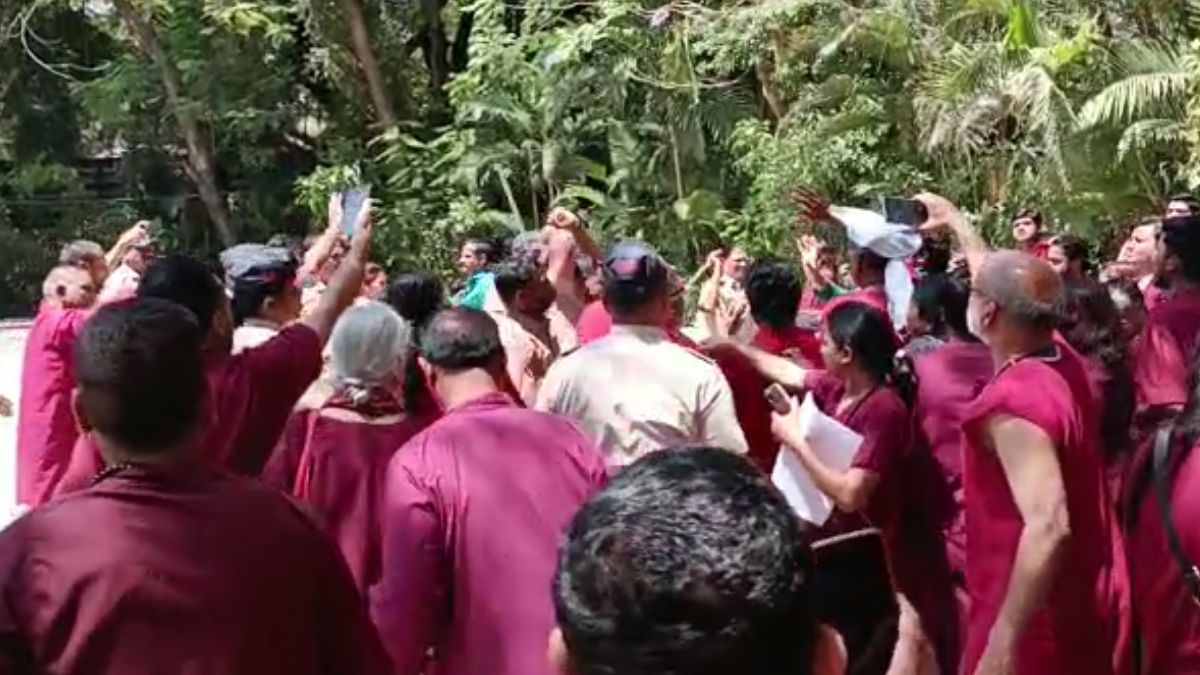 Maharashtra: Osho Rajneesh's devotees forcefully enter his Pune ashram, police resort to lathi charge