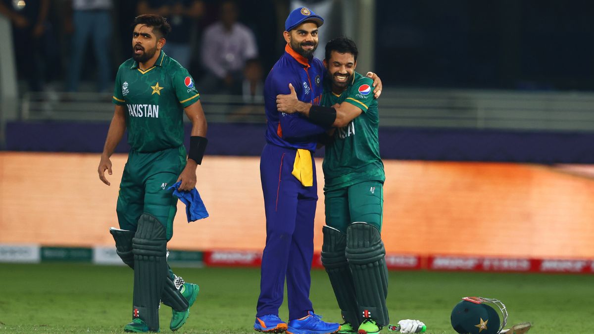 Babar Azam's salary is 16 times less than Virat Kohli's annual salary, Know details