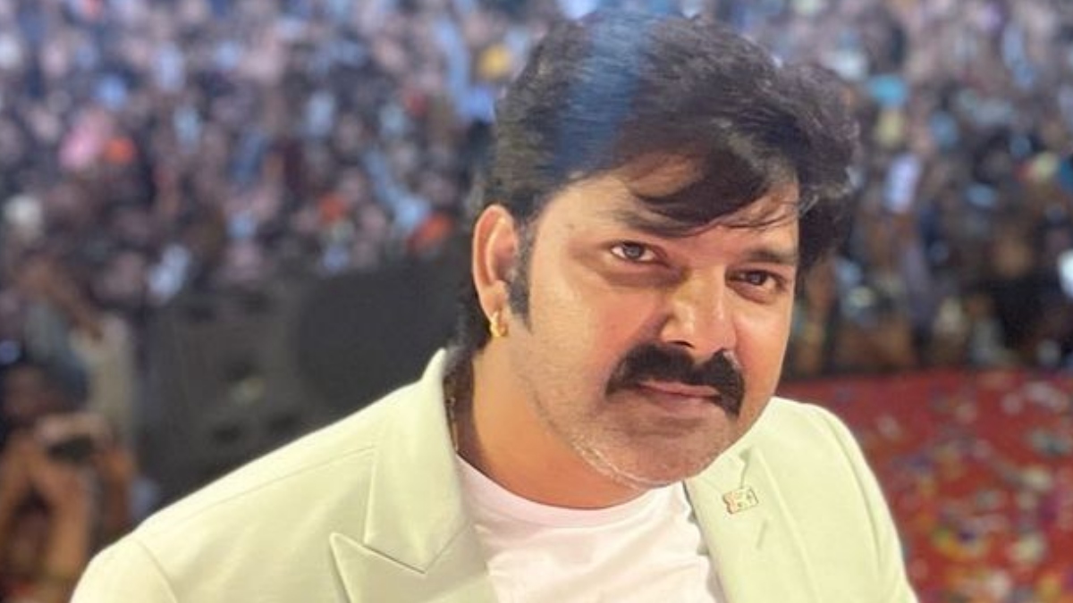 Bhojpuri star Pawan Singh gets attacked with stone during live ...