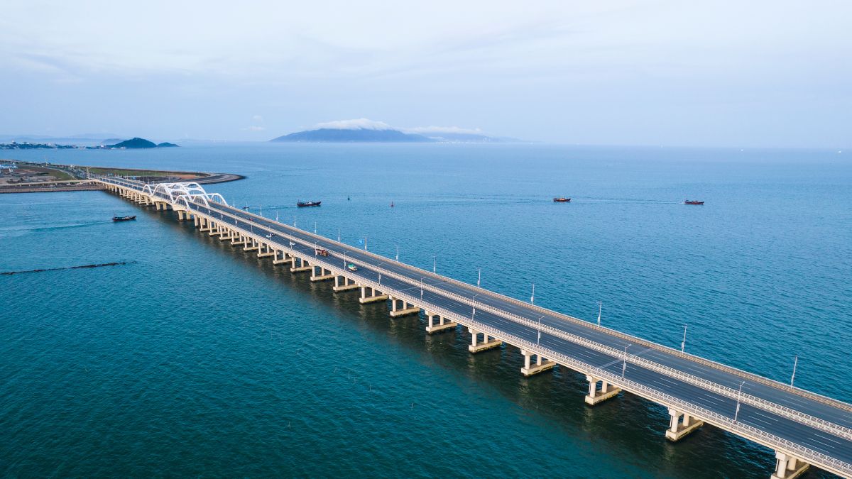 Top 5 floating bridges that will give you a lifetime of experience