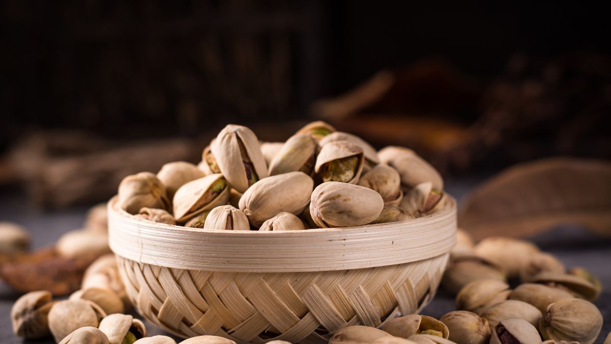 Feeling insomniac? Here’s how pistachios will help you sleep better
