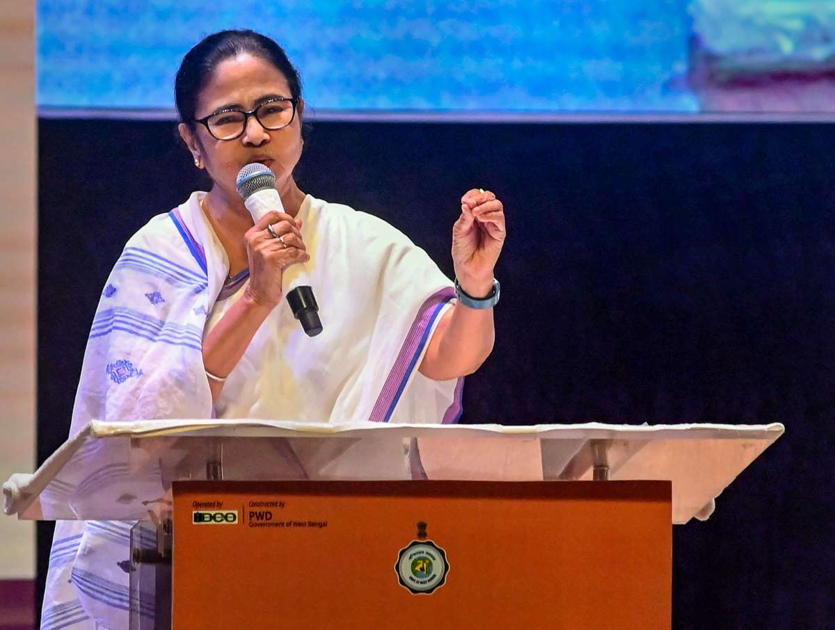 Will resign if proven I dialled Shah over party's national status, says Mamata; asserts no name change for TMC