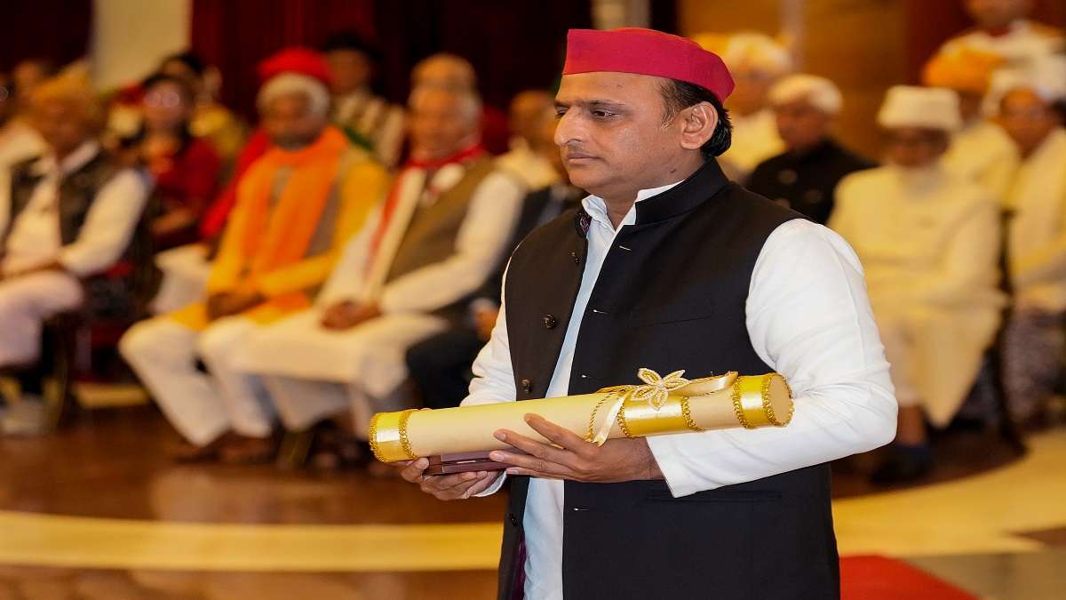 padma-awards-2023-akhilesh-receives-padma-vibhushan-for-his-late