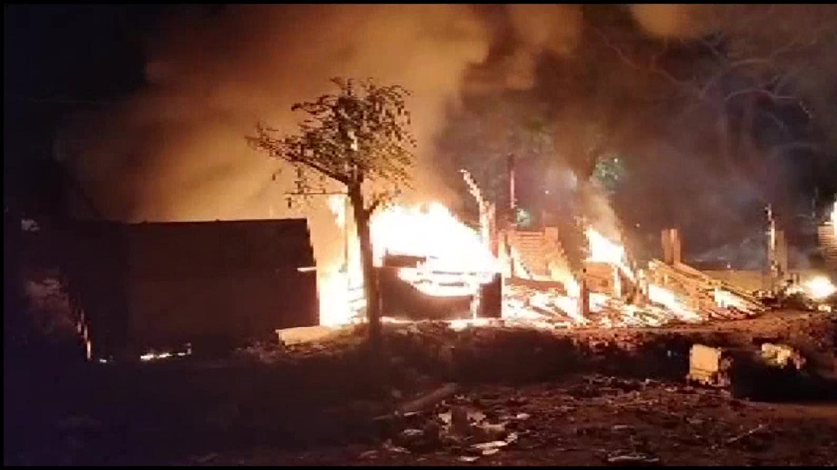 Jamshedpur Clash over desecration of 'religious flag' in Shastrinagar