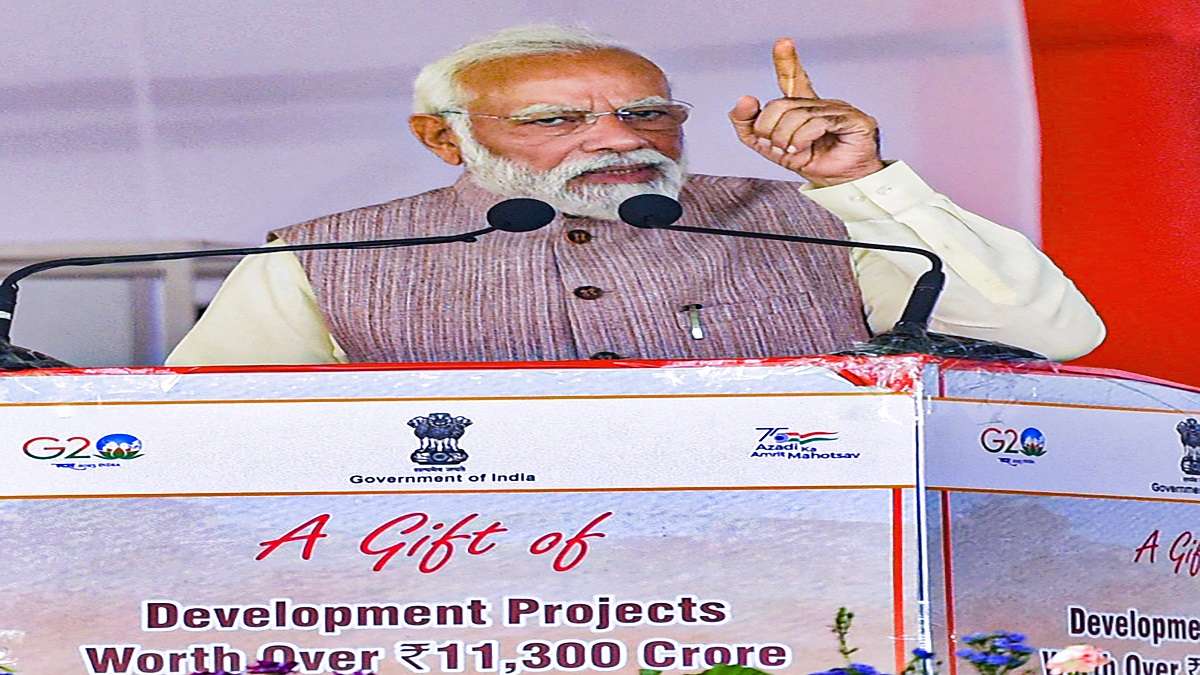 PM Modi flags off Chennai-Coimbatore Vande Bharat Express train in Tamil Nadu