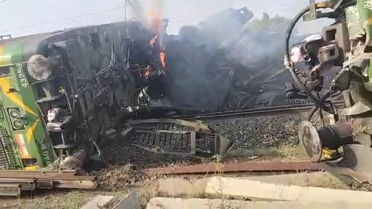 MP: Loco pilot dead, 2 injured after two goods trains collide near ...