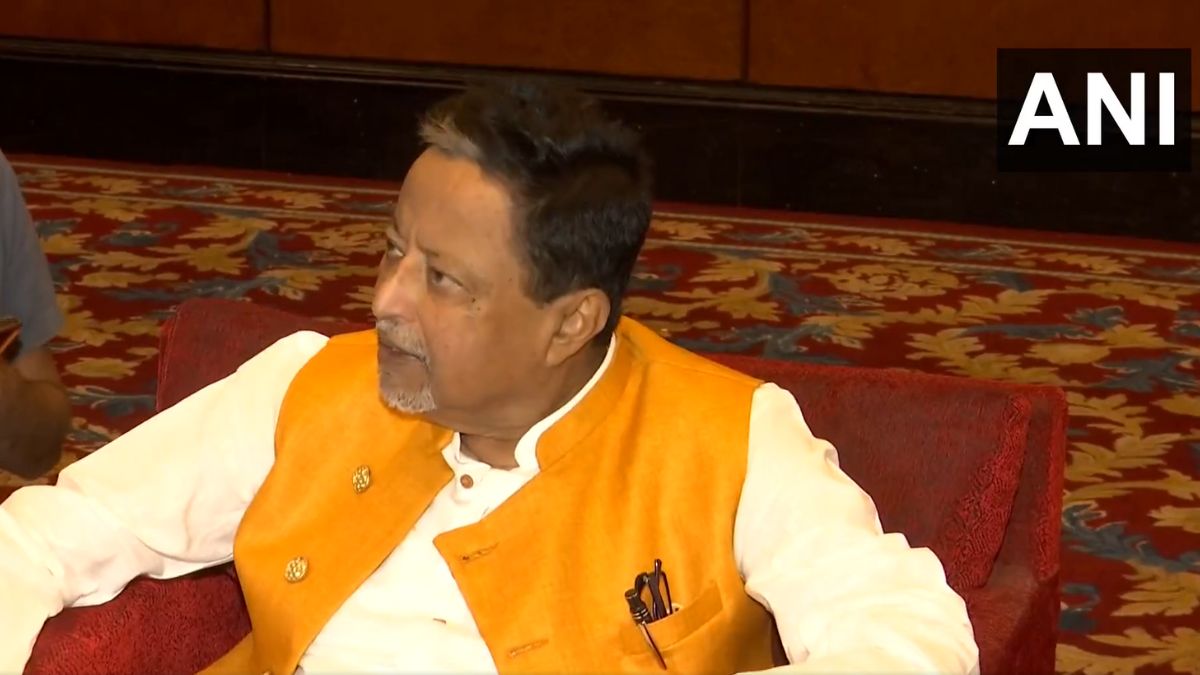 'Don't care', says Mamata Banerjee as Mukul Roy makes his BJP move clear