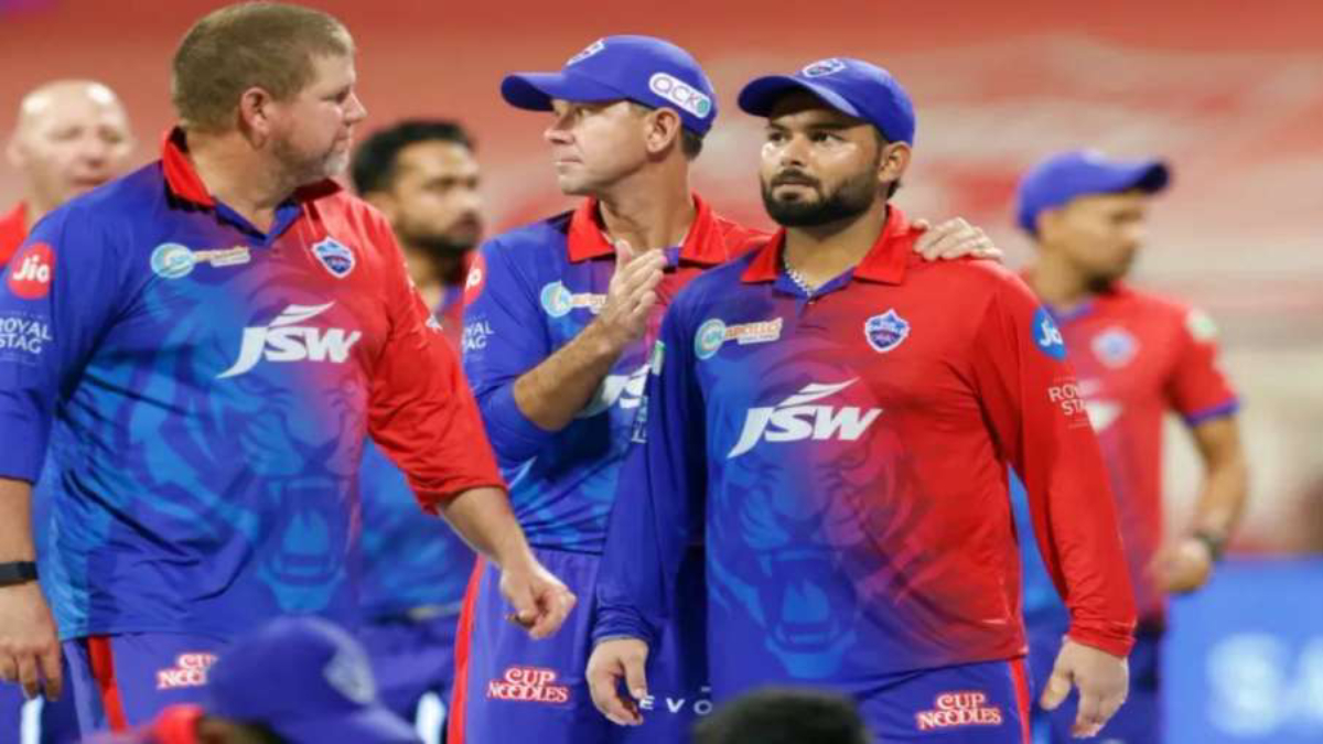 Delhi Capitals Skipper David Warner Advises Rishabh Pant To Take It Slow And Easy India Tv