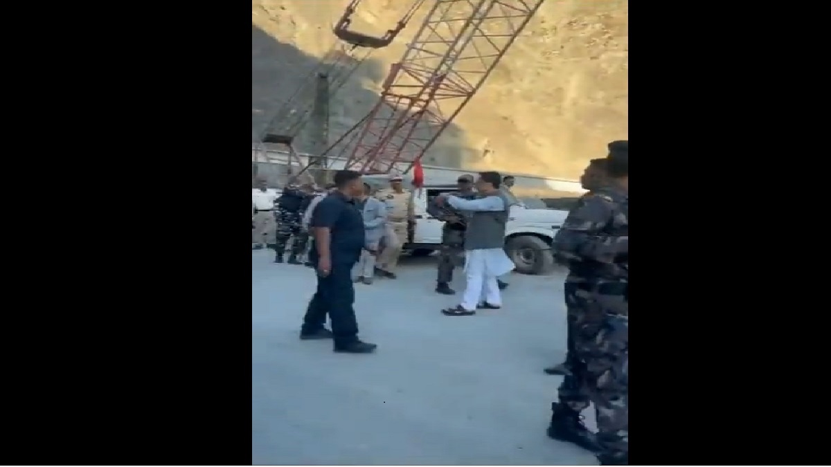 Law minister Kiren Rijiju's car meets with minor accident in J&K's Banihal area | WATCH