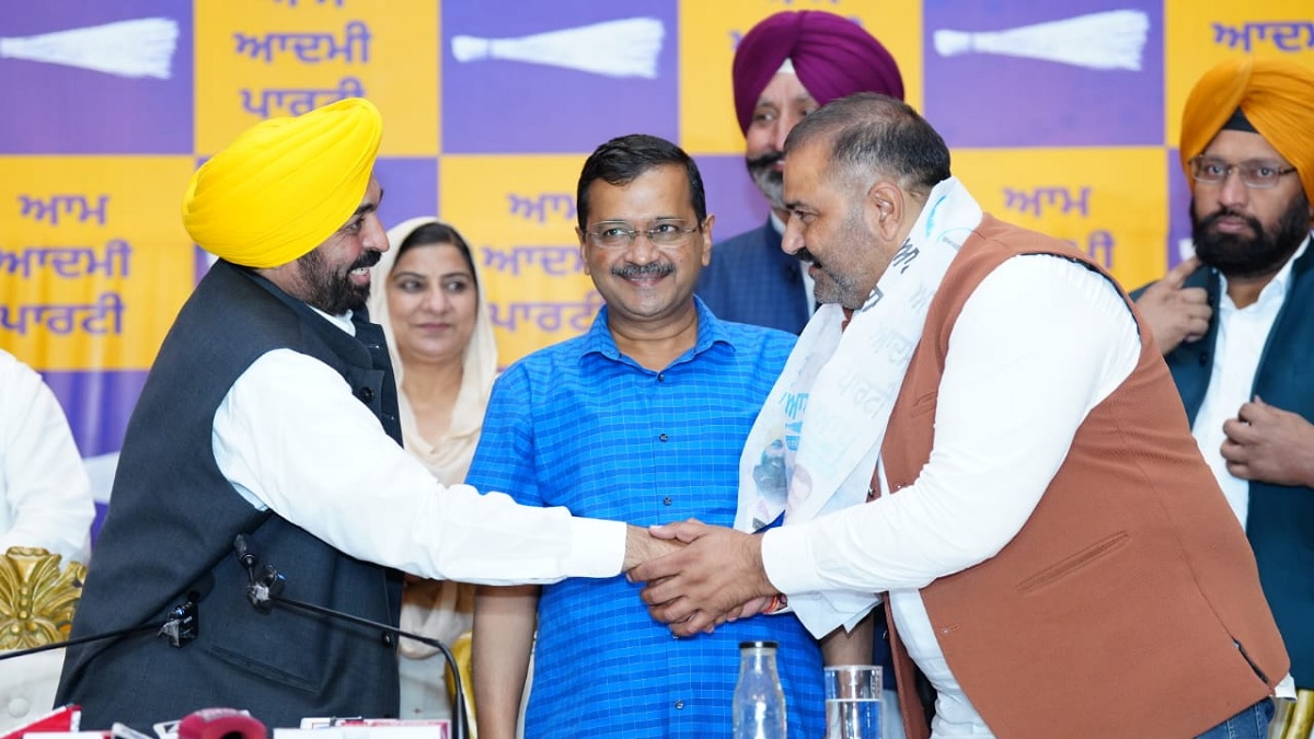 Jalandhar Ls Bypoll Aap Names Former Congress Leader Sushil Rinku As Candidate Day After His