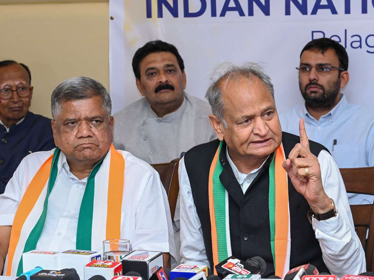 'Leave toilet and join Pilot': Rajasthan Congress MLA writes to Gehlot amid tussle between leaders