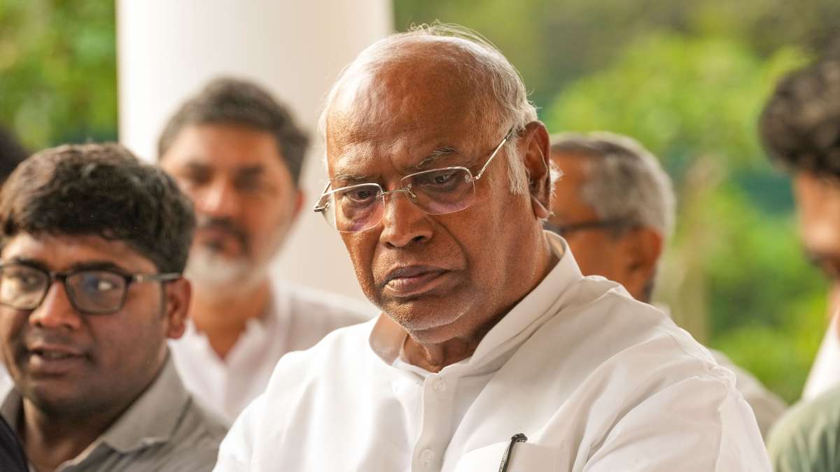 Mallikarjun Kharge Summoned By Punjab Court Over Congress Karnataka ...