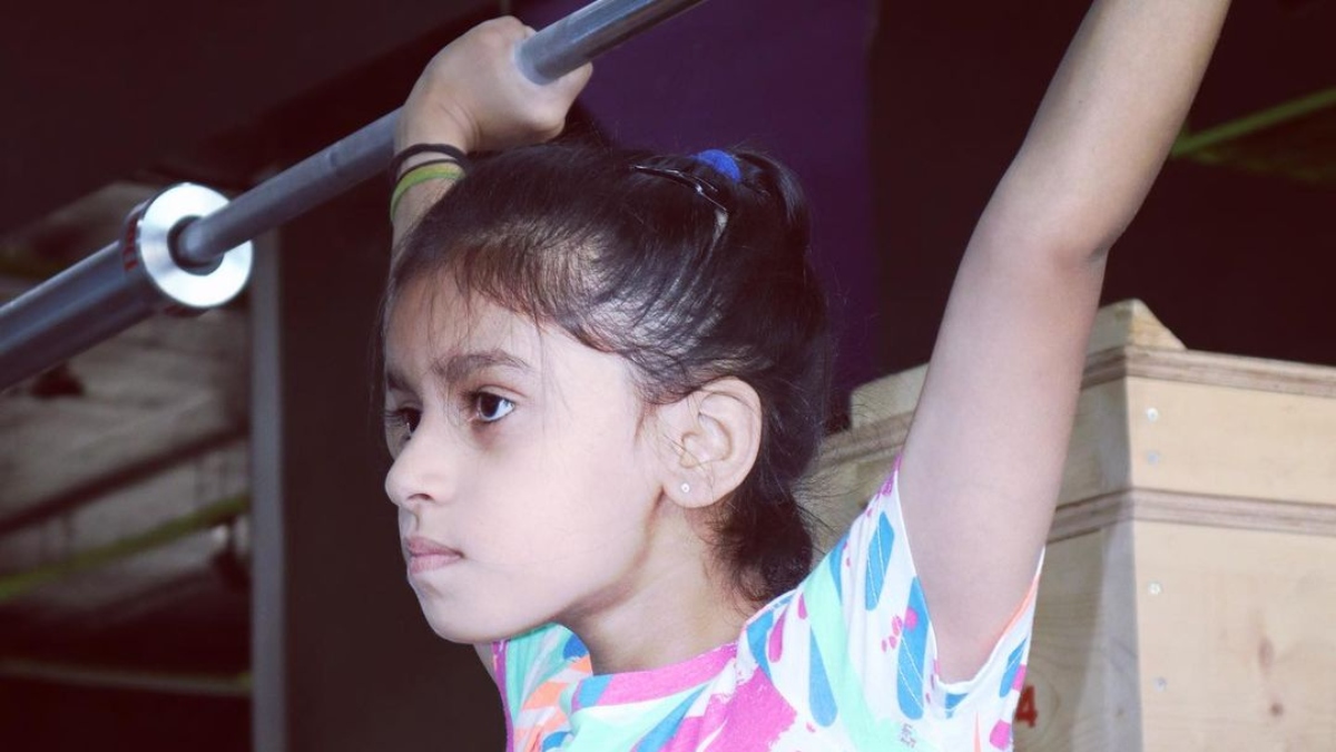 Arshia Goswami: India's 'Youngest Deadlifter' lifts 60 kg I Watch viral video