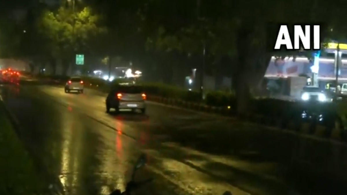 Delhi Weather Update Rains Strong Winds Hits National Capital Region ...