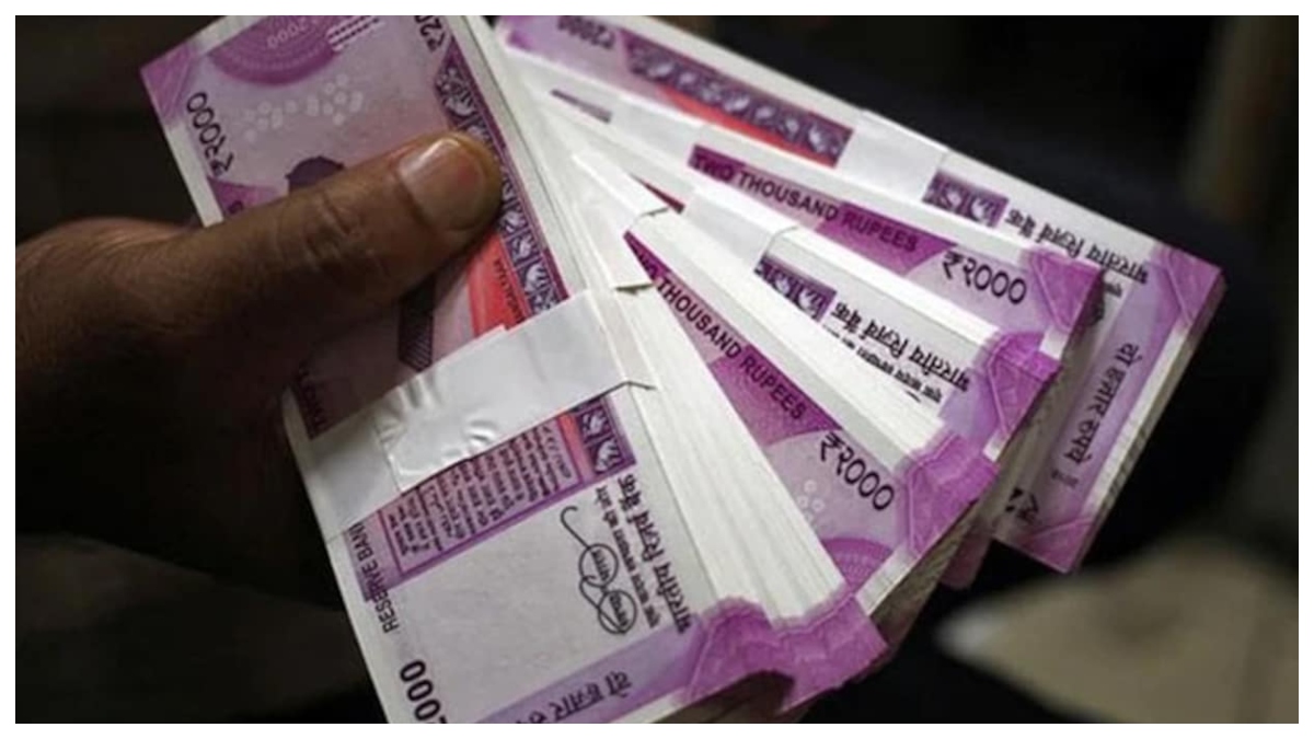 Delhi HC dismisses plea challenging permission to exchange Rs 2,000 notes without requisition slip, ID proof