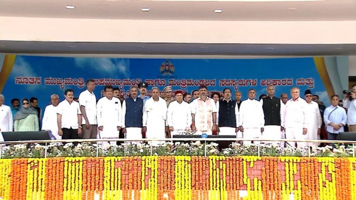 Karnataka Govt formation: Siddaramaiah, DK Shivakumar take oath amid Opposition's 'show of unity'