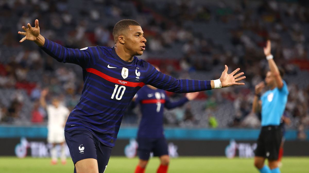 PSG's Mbappé wins Ligue 1 player of the year for record fourth time