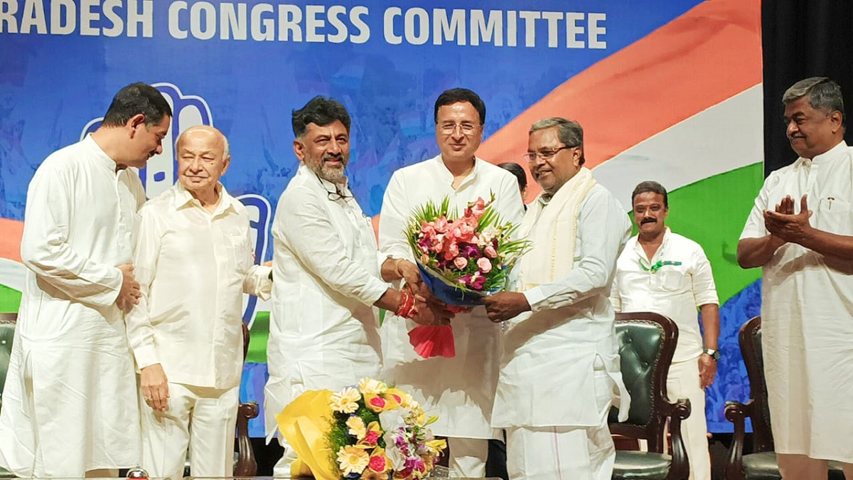 Karnataka: Siddaramaiah, DK Shivakumar meet Guv, stake claim to form govt; swearing-in on May 20