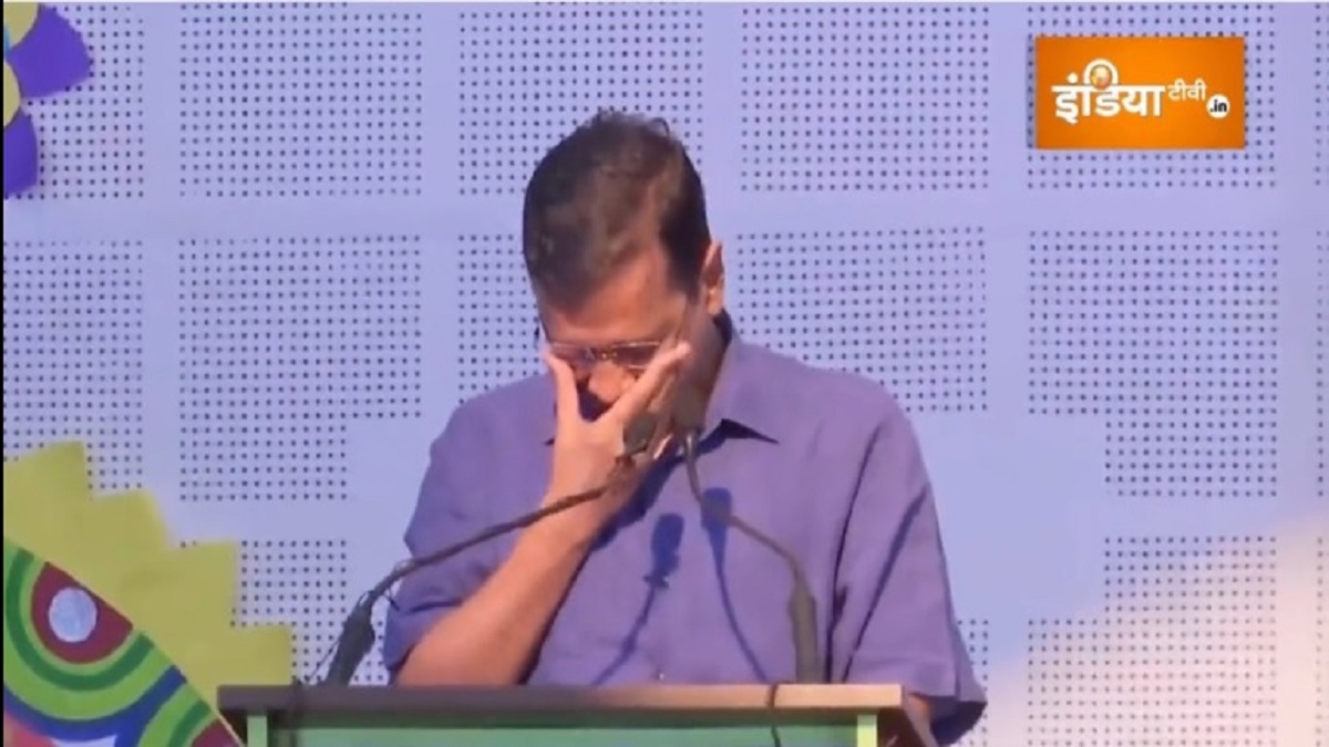 Arvind Kejriwal turns emotional remembering Manish Sisodia | WATCH