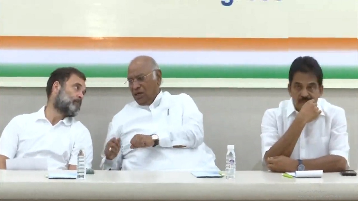 Congress holds key meeting with Telangana leadership day after hurting BRS