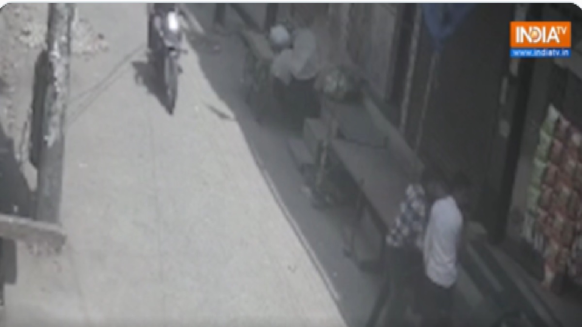 Delhi: 18-year-old man stabbed multiple times in Badarpur area, probe on | VIDEO 