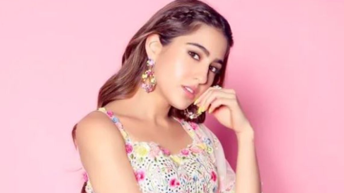 Sara Ali Khan looks stunning in Pink pleat dress; exudes her playful nature | Watch