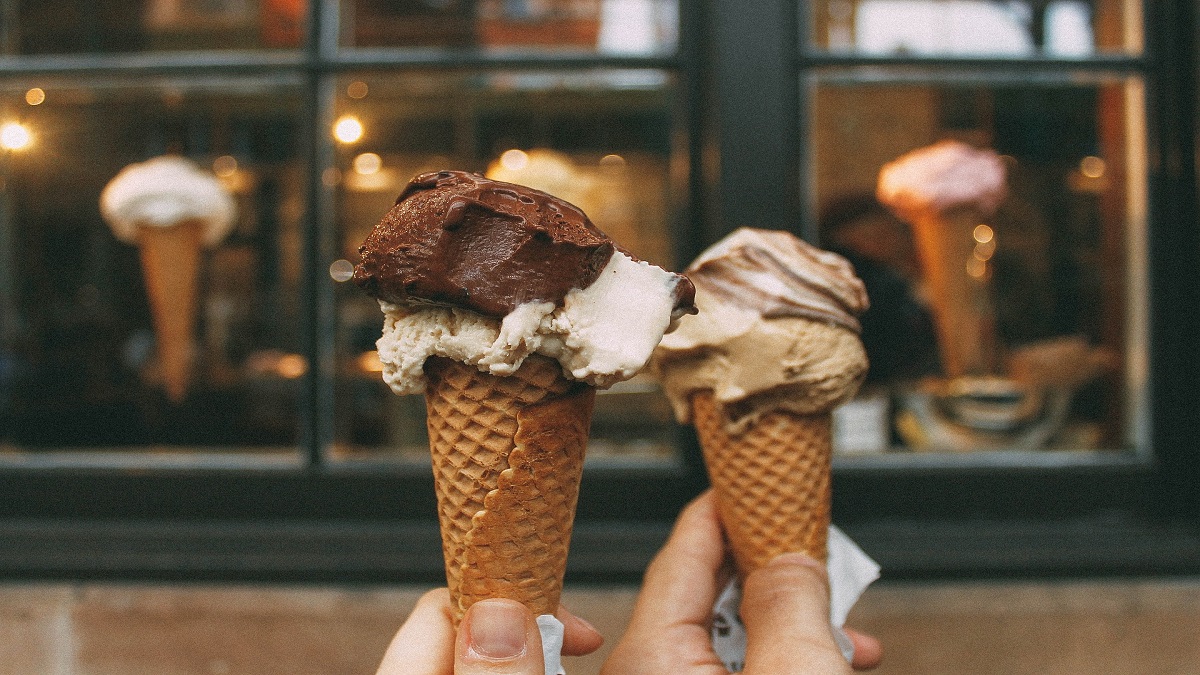 Bizarre! Thieves decamp with ice cream, deep freezer from Mumbai supermart to beat the heat