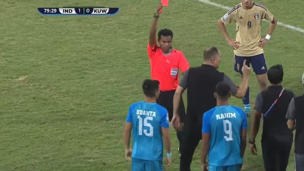 Watch: Igor Stimac receives another red card, joins fans in stands to witness India concede late equalizer