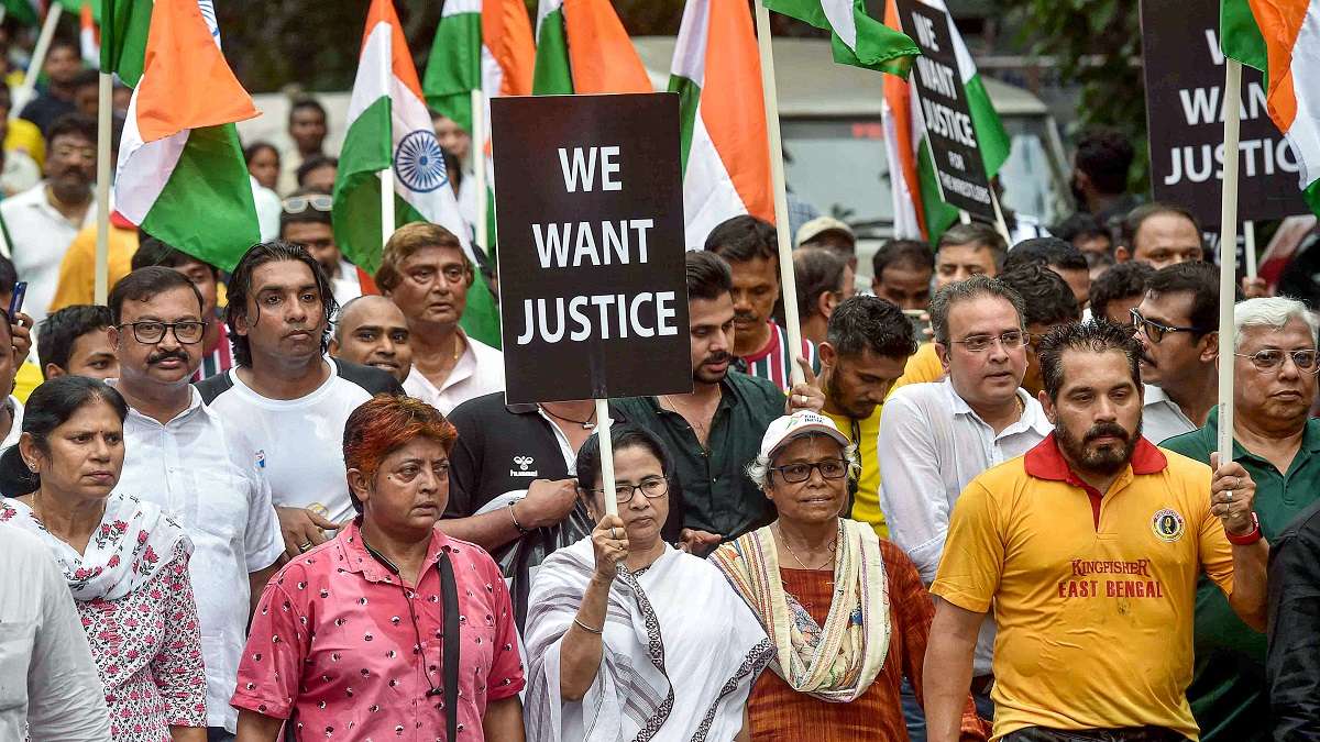 Kolkata: Bengal CM Mamata Banerjee participates in candlelight march in protesting wrestlers support | VIDEO