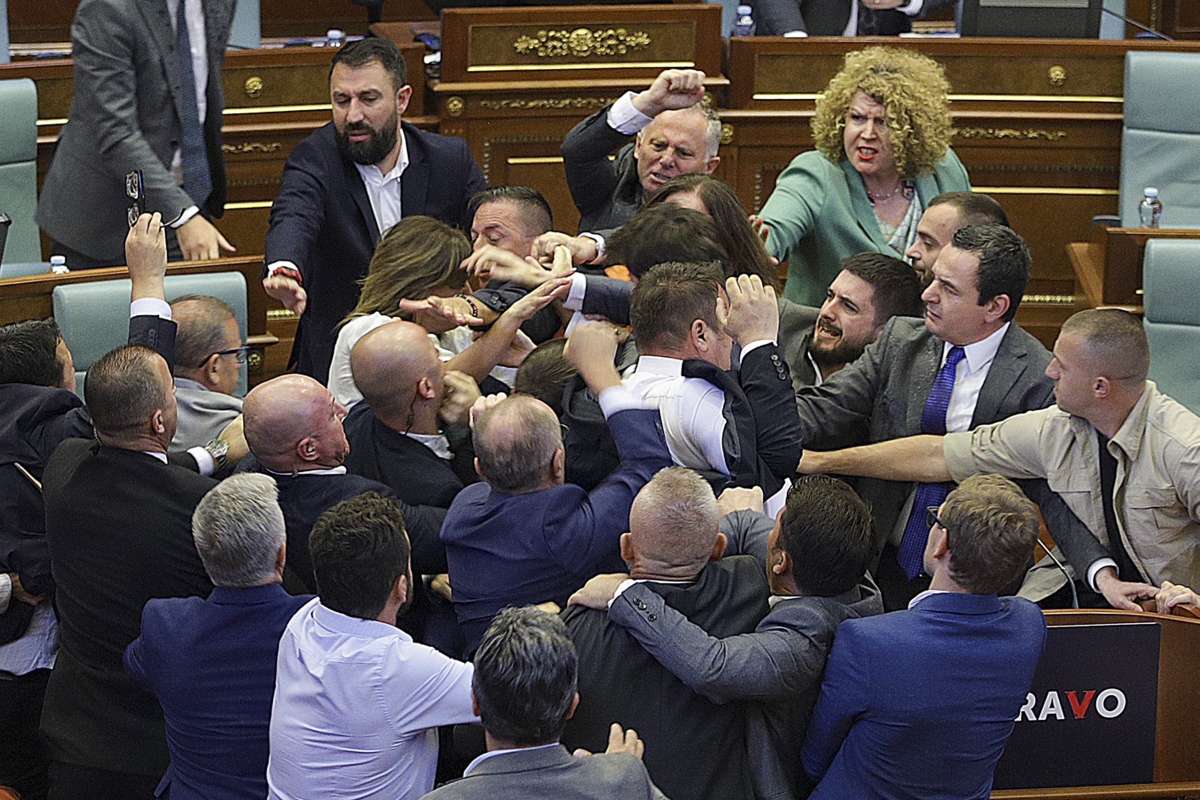 Brawl erupts in Kosovo’s parliament during PM’s speech on defusing tensions with Serbs | WATCH