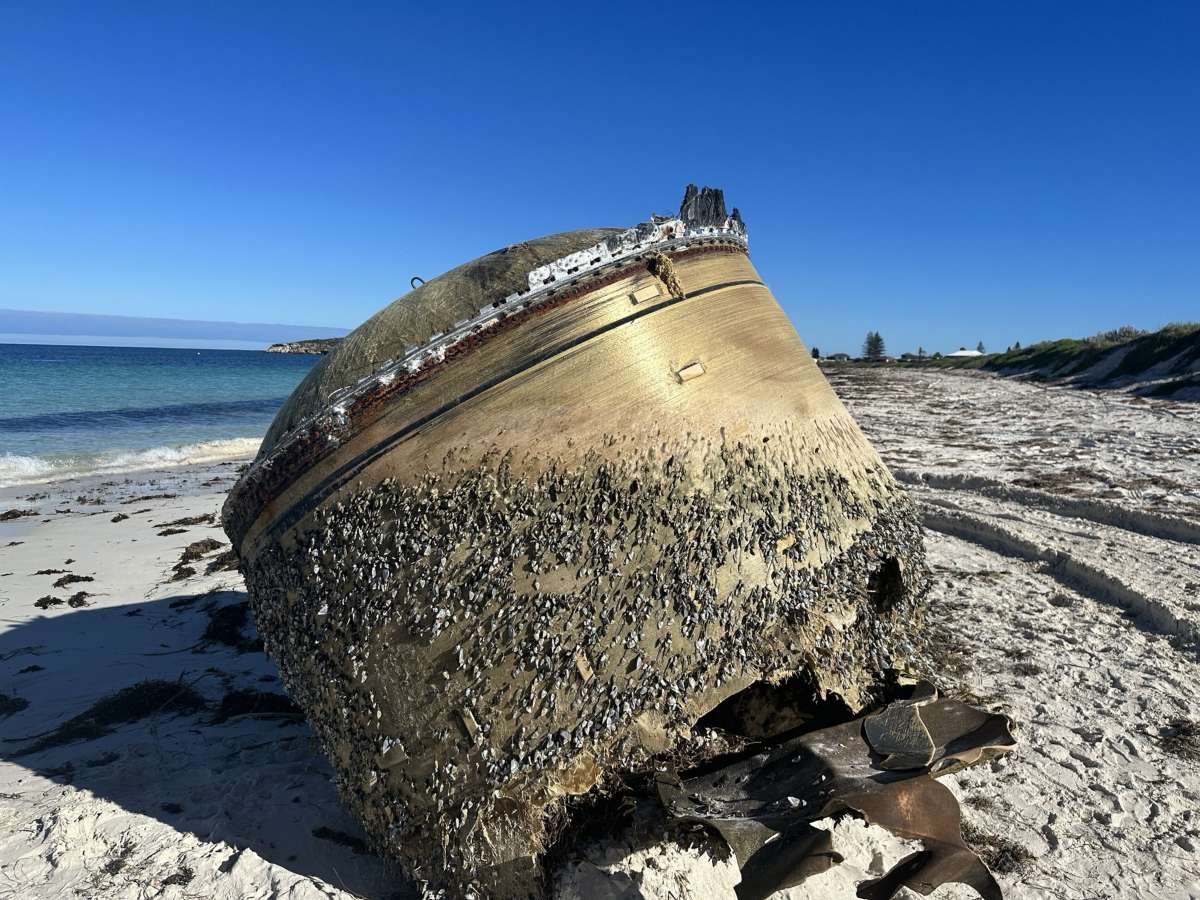 Australia: Space experts believe 'mysterious object' on beach could be piece of 20-year-old Indian rocket