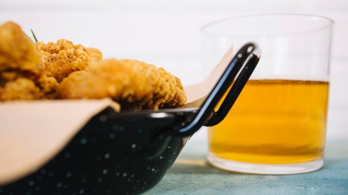 Whiskey and Fries? Here are 5 types of foods you need to stop consuming while drinking alcohol