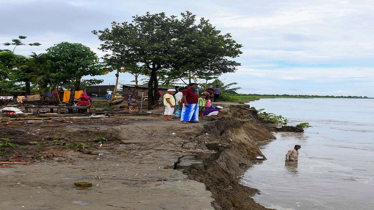 Assam floods 2023: Thousands affected after Aie River water submerged homes in Bongaigaon | VIDEO