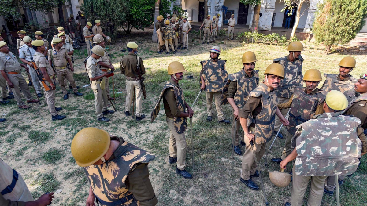 Allahabad University rocked by violent protests after student dies while 'drinking water'